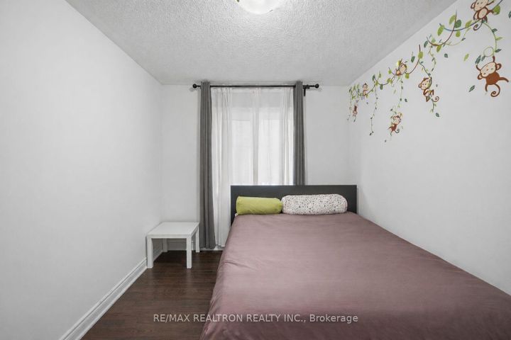 Photo 32 at 10 Neilly Terrace, Bradford, Bradford West Gwillimbury