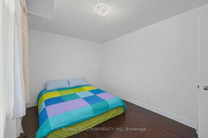 Photo 34 at 10 Neilly Terrace, Bradford, Bradford West Gwillimbury