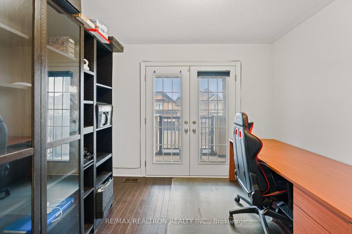 Photo 36 at 10 Neilly Terrace, Bradford, Bradford West Gwillimbury