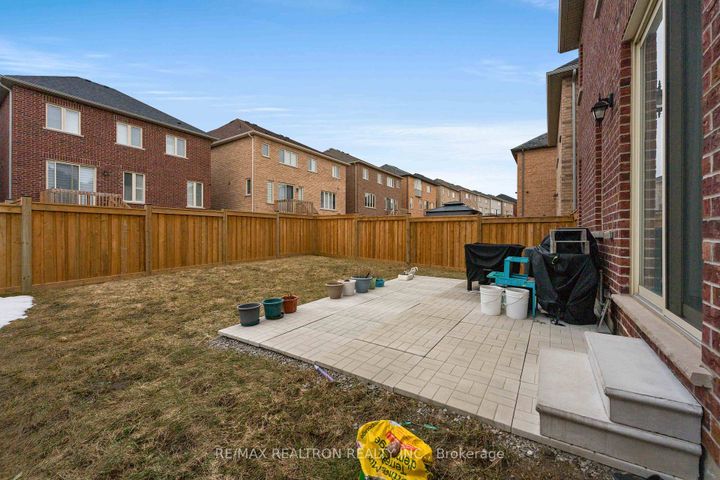 Photo 45 at 10 Neilly Terrace, Bradford, Bradford West Gwillimbury