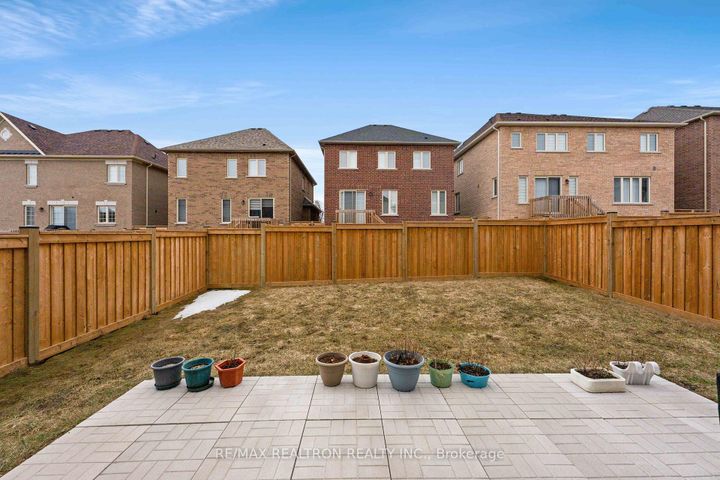 Photo 46 at 10 Neilly Terrace, Bradford, Bradford West Gwillimbury