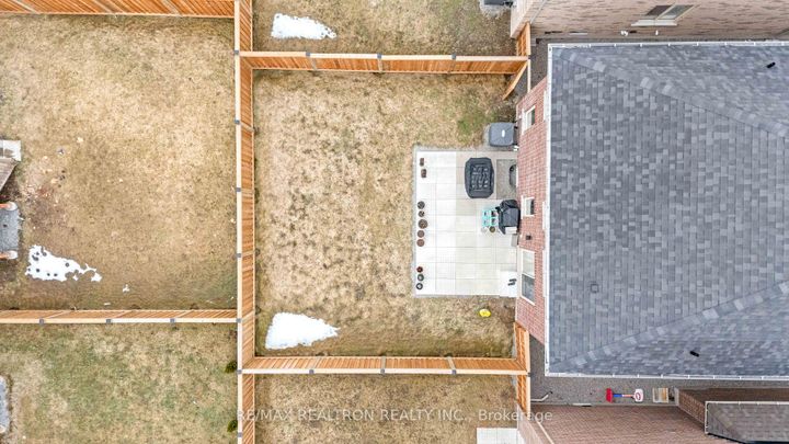 Photo 48 at 10 Neilly Terrace, Bradford, Bradford West Gwillimbury