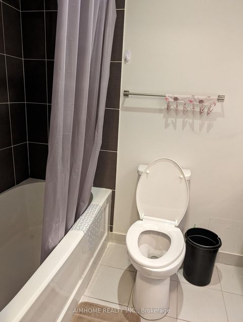 Photo 11 at 801 - 770 Bay Street, Bay Street Corridor, Toronto