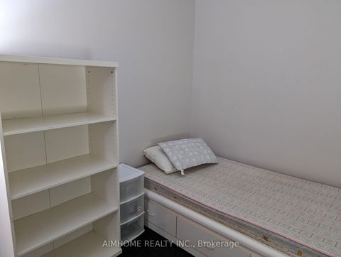 Photo 13 at 801 - 770 Bay Street, Bay Street Corridor, Toronto