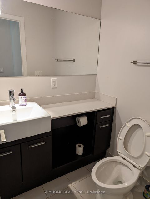 Photo 15 at 801 - 770 Bay Street, Bay Street Corridor, Toronto