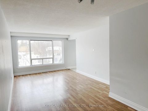 Photo 11 at 11 Melpham Court, Clairville, Toronto