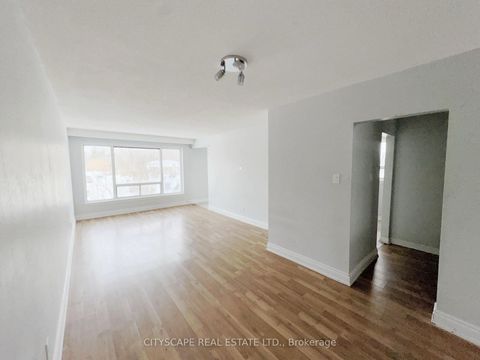 Photo 12 at 11 Melpham Court, Clairville, Toronto