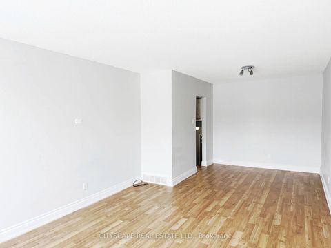 Photo 13 at 11 Melpham Court, Clairville, Toronto