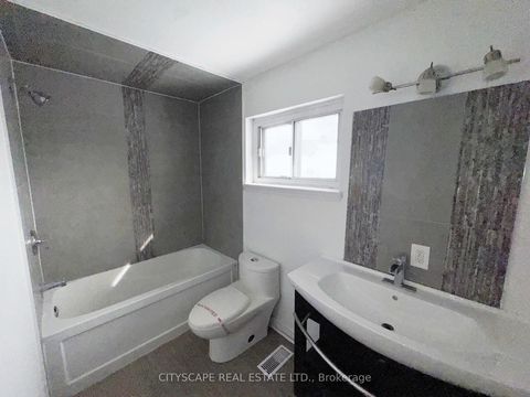 Photo 16 at 11 Melpham Court, Clairville, Toronto