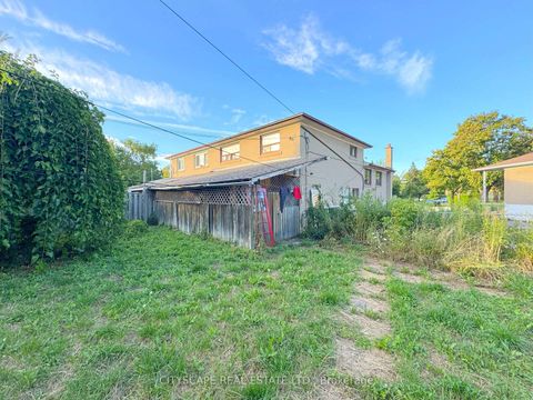 Photo 36 at 11 Melpham Court, Clairville, Toronto