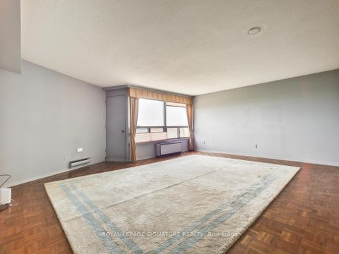 Photo 5 at F19 - 288 Mill Road, Markland Wood, Toronto