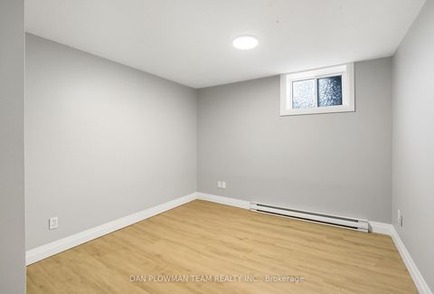 Photo 7 at 476 Albert Street, Central, Oshawa