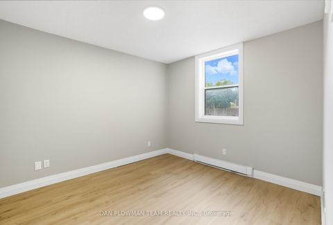 Photo 29 at 476 Albert Street, Central, Oshawa