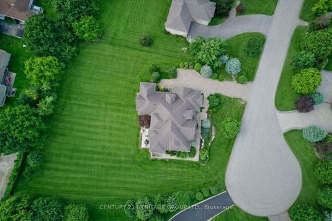 Photo 4 at 12 Prince Adam Court, Rural King, King