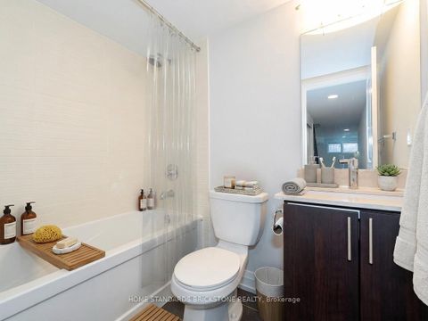 Photo 5 at TH15 - 382 Highway 7, Doncrest, Richmond Hill