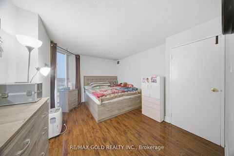 Photo 11 at 1112 - 35 Trailwood Drive, Hurontario, Mississauga