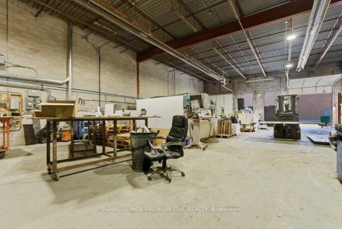 Photo 5 at 4 - 299 Applewood Crescent, Concord, Vaughan