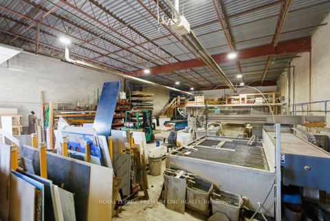 Photo 7 at 4 - 299 Applewood Crescent, Concord, Vaughan