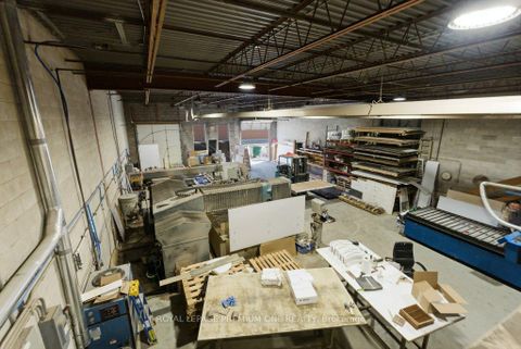 Photo 8 at 4 - 299 Applewood Crescent, Concord, Vaughan