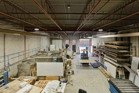 Photo 9 at 4 - 299 Applewood Crescent, Concord, Vaughan