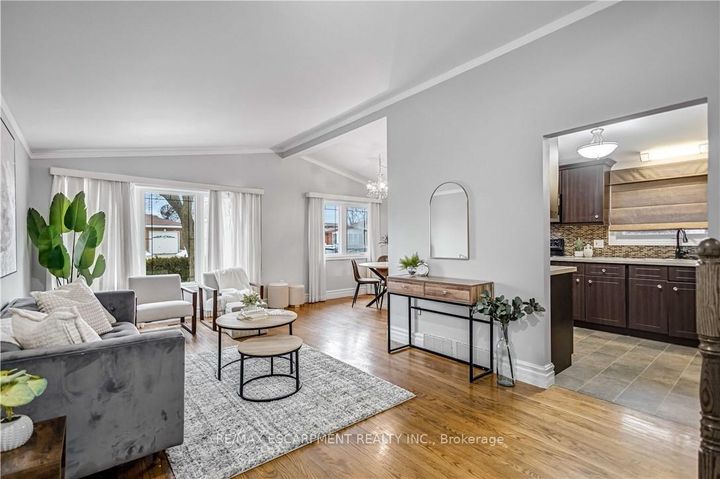 Photo 7 at 85 Ranchdale Drive, Thorner, Hamilton