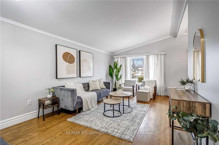 Photo 8 at 85 Ranchdale Drive, Thorner, Hamilton