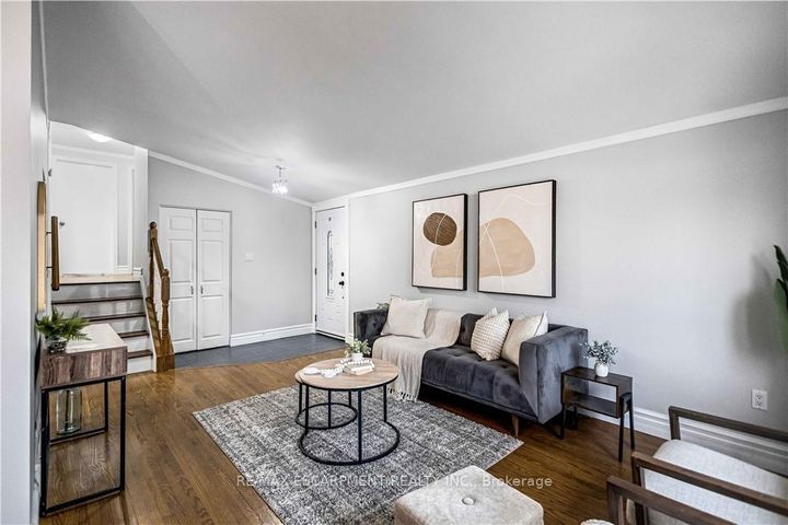 Photo 9 at 85 Ranchdale Drive, Thorner, Hamilton