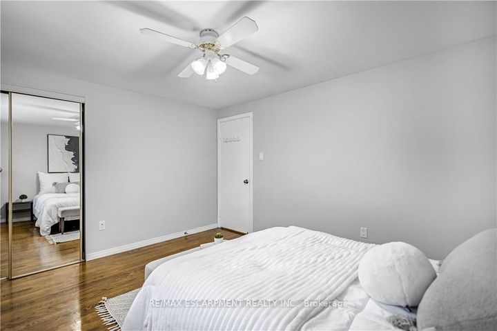 Photo 17 at 85 Ranchdale Drive, Thorner, Hamilton