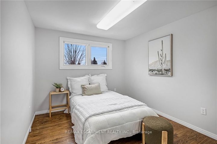 Photo 20 at 85 Ranchdale Drive, Thorner, Hamilton