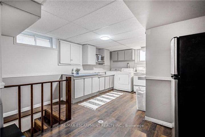 Photo 24 at 85 Ranchdale Drive, Thorner, Hamilton