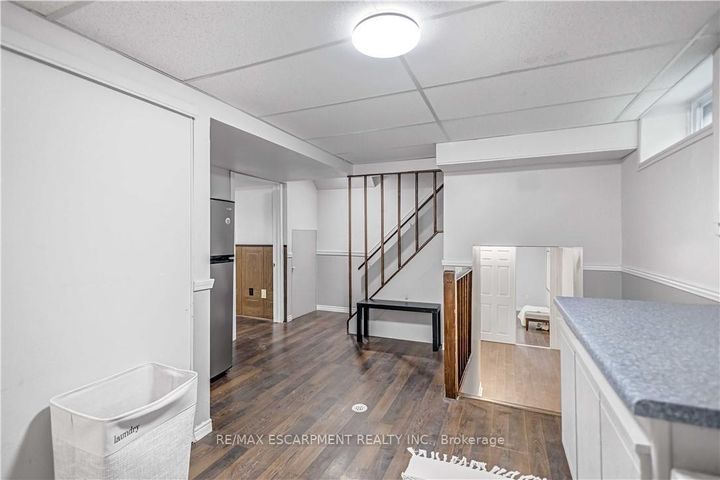 Photo 26 at 85 Ranchdale Drive, Thorner, Hamilton