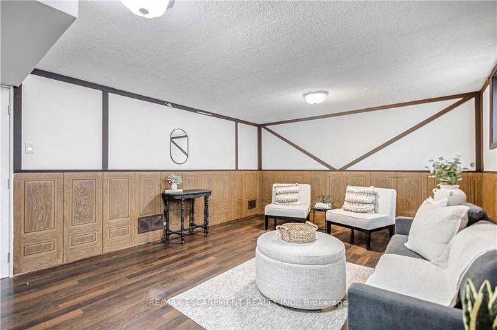 Photo 28 at 85 Ranchdale Drive, Thorner, Hamilton