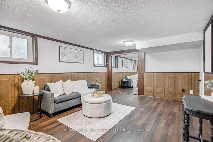 Photo 29 at 85 Ranchdale Drive, Thorner, Hamilton