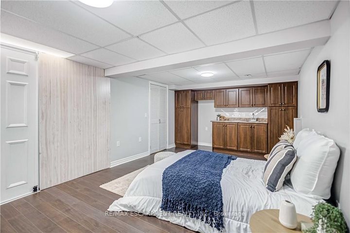 Photo 33 at 85 Ranchdale Drive, Thorner, Hamilton