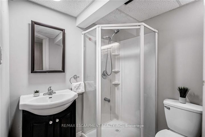 Photo 35 at 85 Ranchdale Drive, Thorner, Hamilton