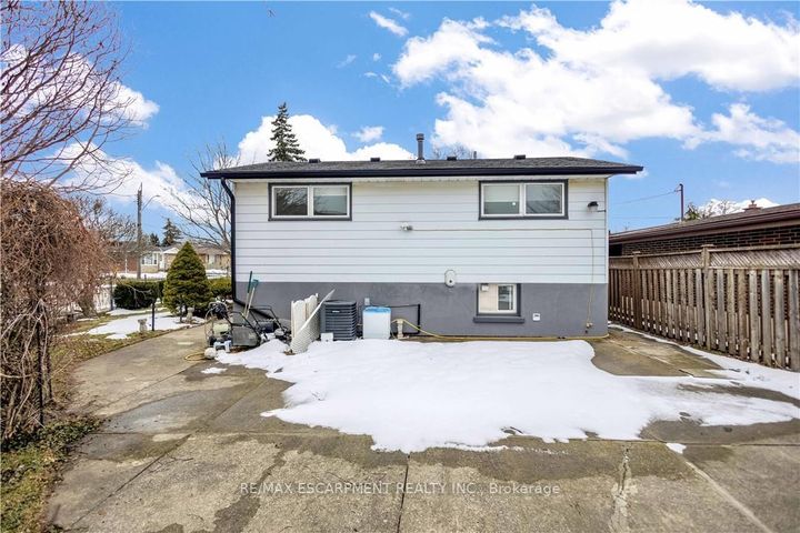 Photo 39 at 85 Ranchdale Drive, Thorner, Hamilton