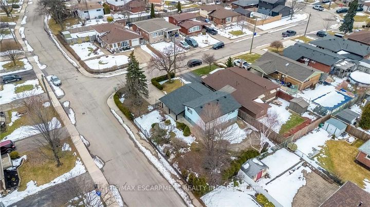 Photo 43 at 85 Ranchdale Drive, Thorner, Hamilton