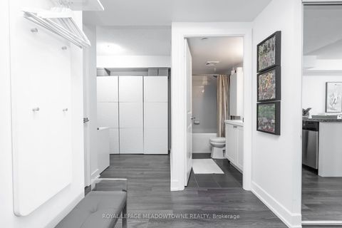 Photo 8 at 2421 - 2 Eva Road W, Etobicoke West Mall, Toronto