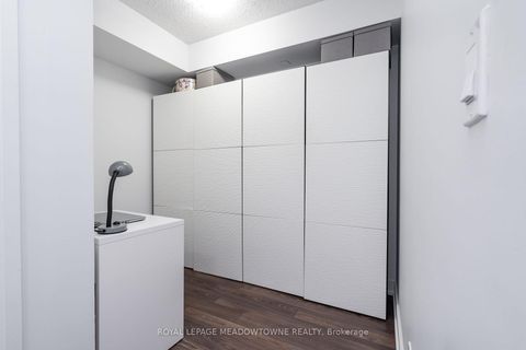 Photo 9 at 2421 - 2 Eva Road W, Etobicoke West Mall, Toronto