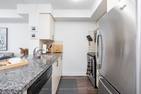 Photo 15 at 2421 - 2 Eva Road W, Etobicoke West Mall, Toronto