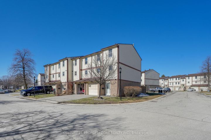 Photo 1 at 40 - 7340 Copenhagen Road, Meadowvale, Mississauga