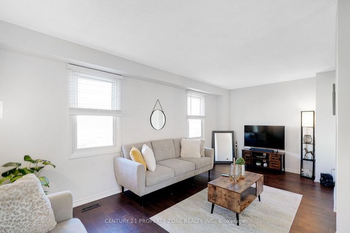 Photo 7 at 40 - 7340 Copenhagen Road, Meadowvale, Mississauga