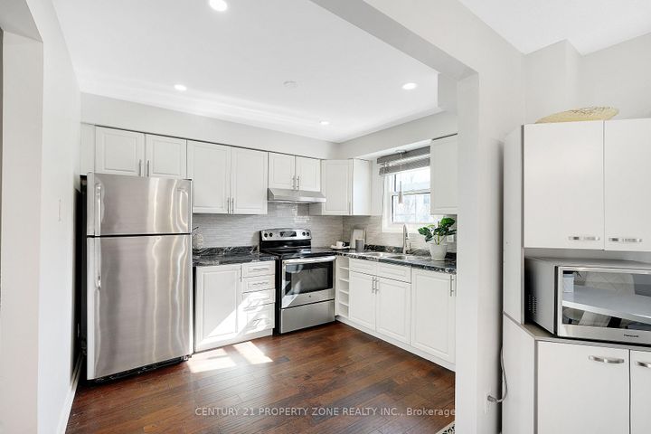 Photo 10 at 40 - 7340 Copenhagen Road, Meadowvale, Mississauga