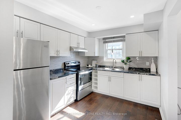 Photo 11 at 40 - 7340 Copenhagen Road, Meadowvale, Mississauga