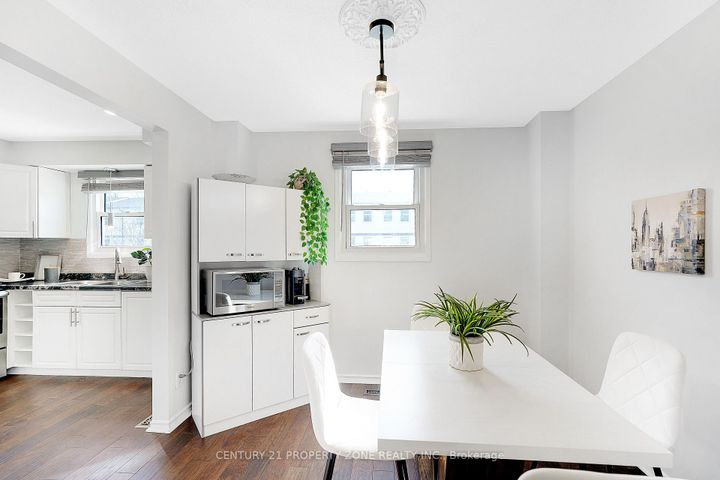 Photo 12 at 40 - 7340 Copenhagen Road, Meadowvale, Mississauga