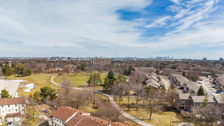 Photo 27 at 40 - 7340 Copenhagen Road, Meadowvale, Mississauga