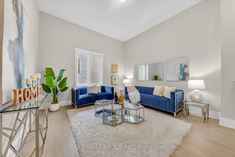 Photo 11 at 37 Meizhou Avenue, Angus Glen, Markham