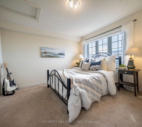 Photo 10 at 2589 Bromus Path, Windfields, Oshawa