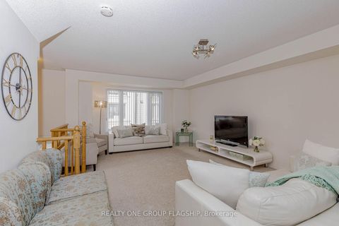Photo 4 at 45 - 5035 Oscar Peterson Blvd Boulevard, Churchill Meadows, Mississauga