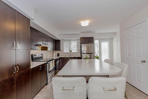 Photo 7 at 45 - 5035 Oscar Peterson Blvd Boulevard, Churchill Meadows, Mississauga